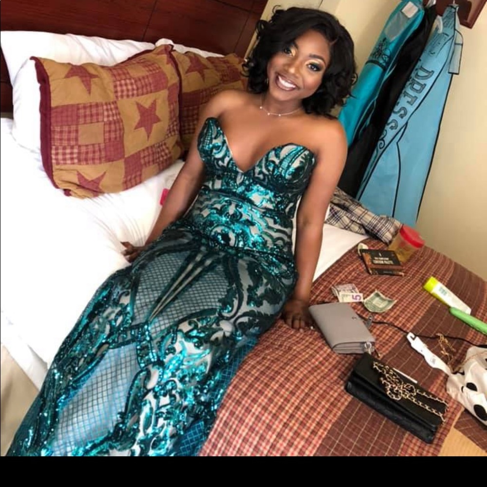 Prom dresssss 😍😍